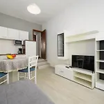 Apartment House Mila *
